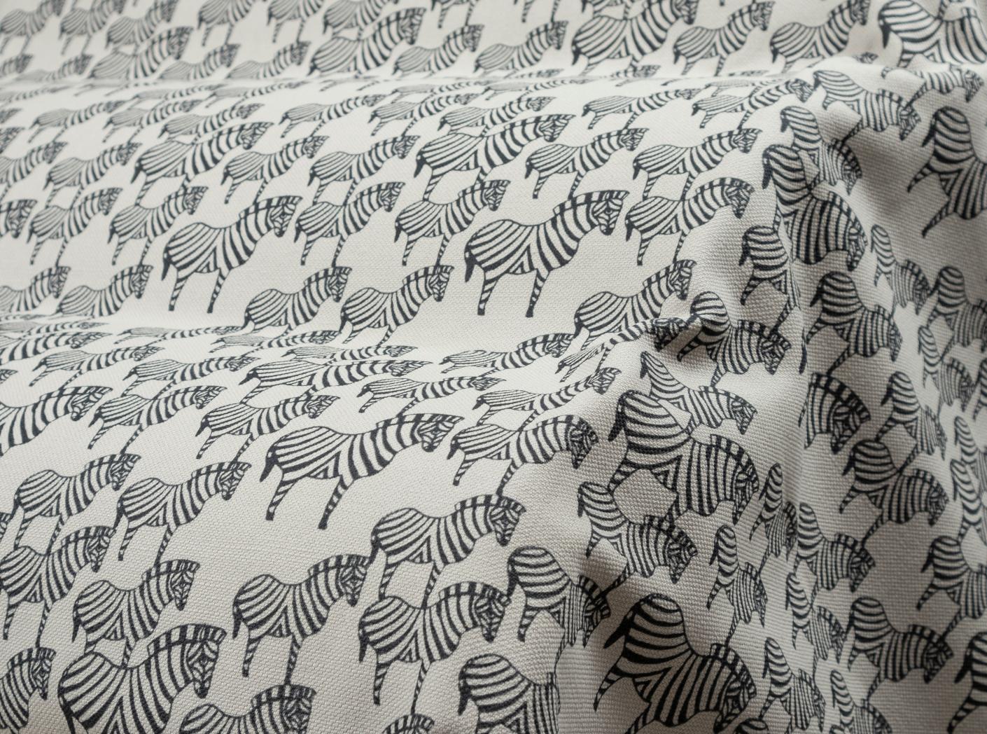 Tyg ZEBRA Black / 9999 Cream Tyg ZEBRA Black / 9999 Cream