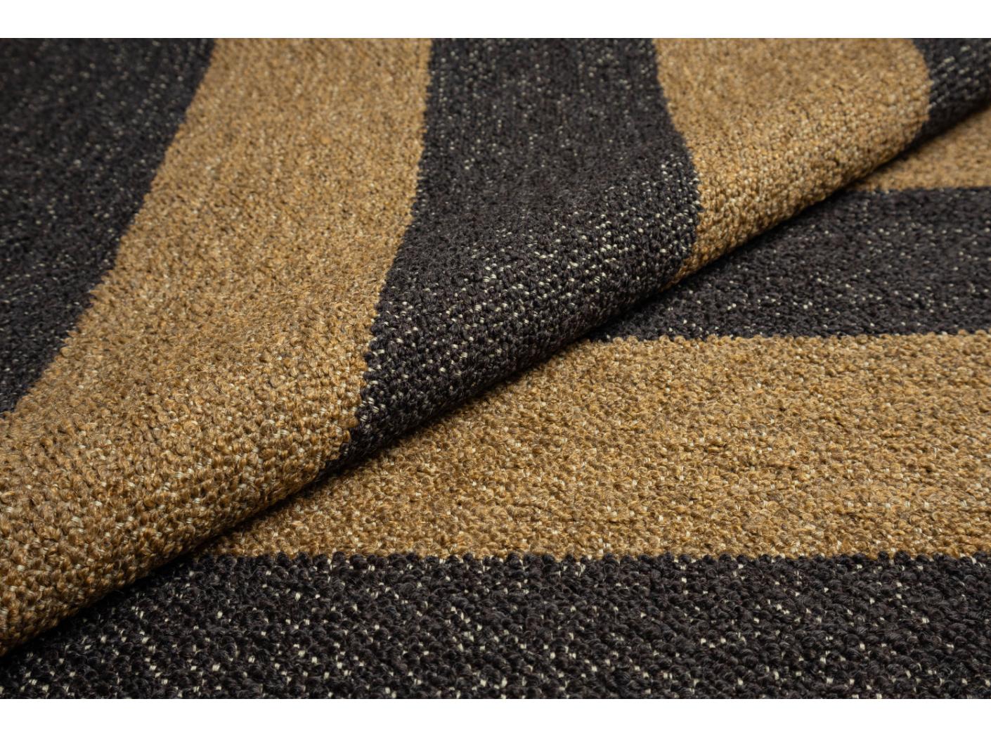 Tyg Barnum Stripe 35 Fudge/Shale Tyg Barnum Stripe 35 Fudge/Shale