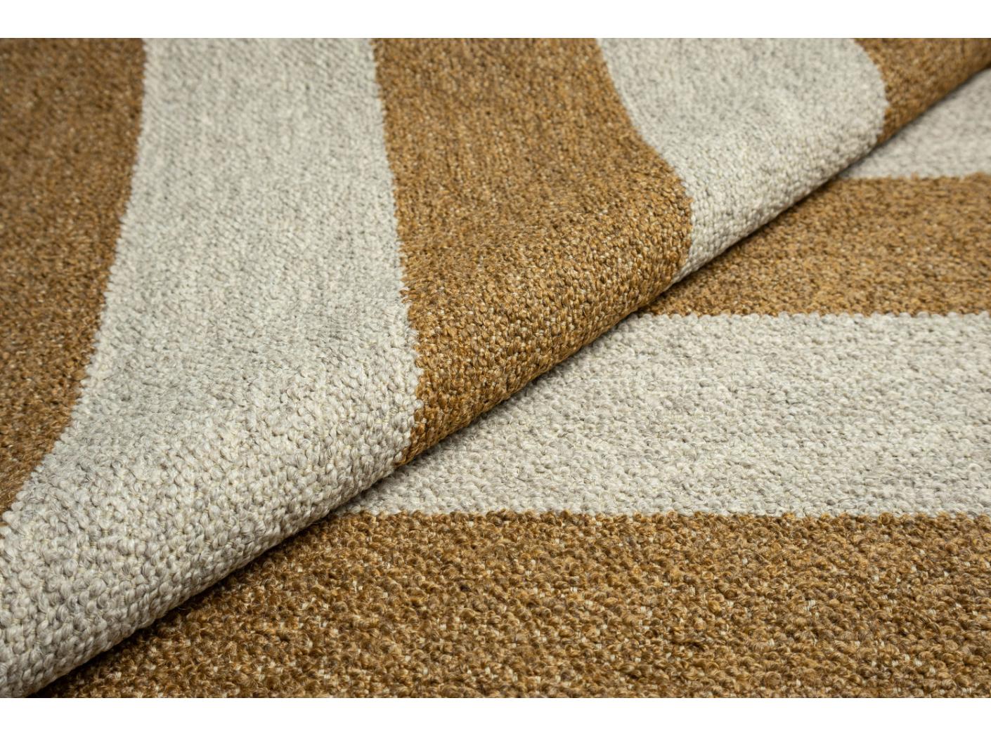 Tyg Barnum Stripe 12 Sand/Fudge Tyg Barnum Stripe 12 Sand/Fudge