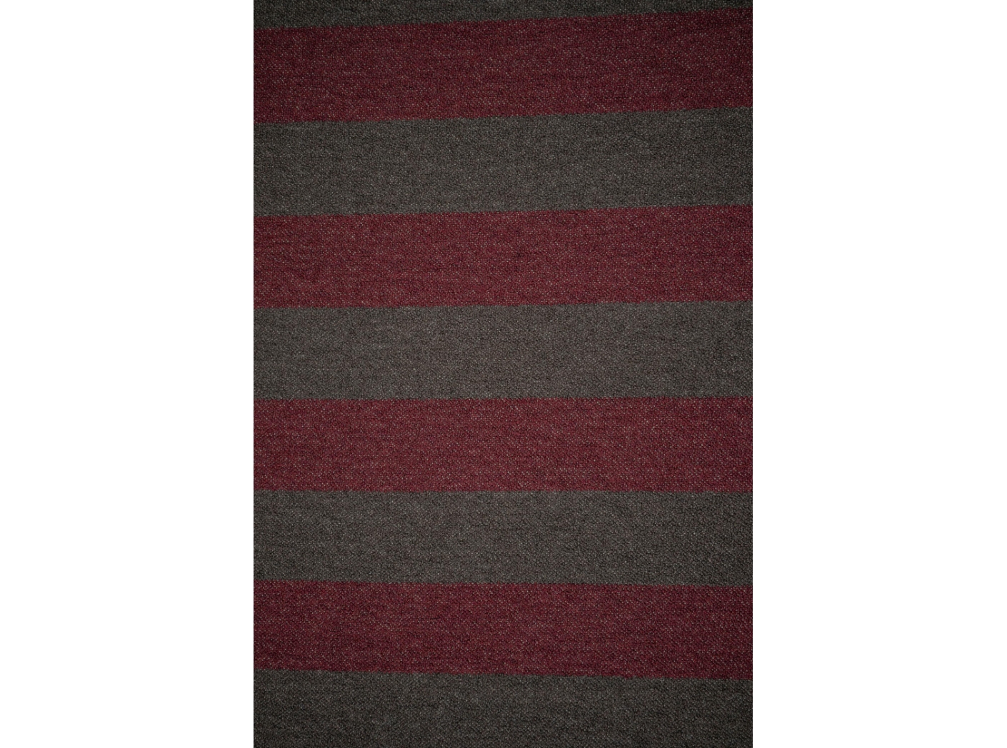 Tyg Barnum Stripe 22 Burgundy/Shale Tyg Barnum Stripe 22 Burgundy/Shale
