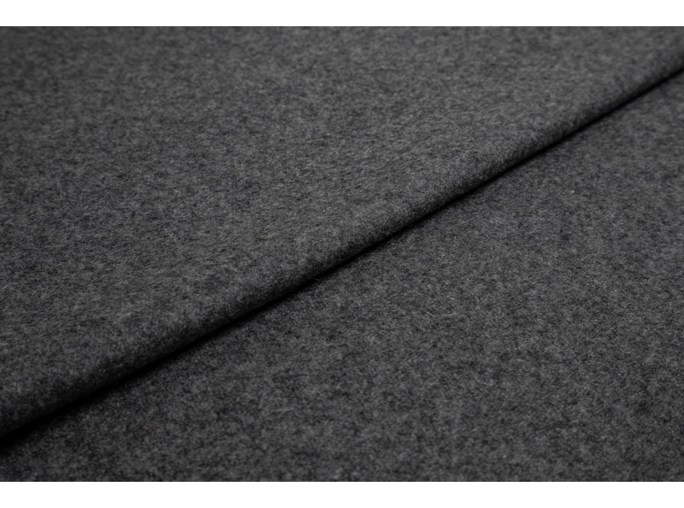 Tyg Wooly Wide 1042 Grafit 170 cm Tyg Wooly Wide 1042 Grafit 170 cm